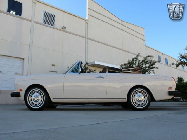 Rolls-Royce Corniche 1973 image number 7