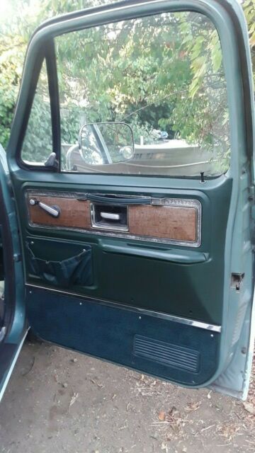 Chevrolet C/K Pickup 2500 1977 image number 15