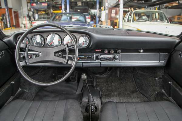 Porsche 911 1973 image number 12