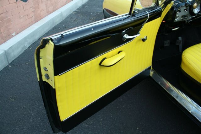 Ford Crestliner 1951 image number 22