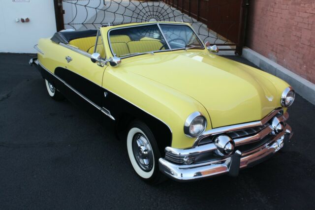 Ford Crestliner 1951 image number 24