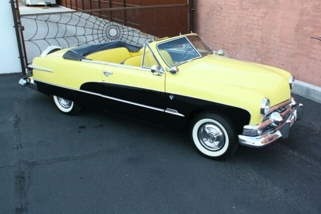 Ford Crestliner 1951 image number 40