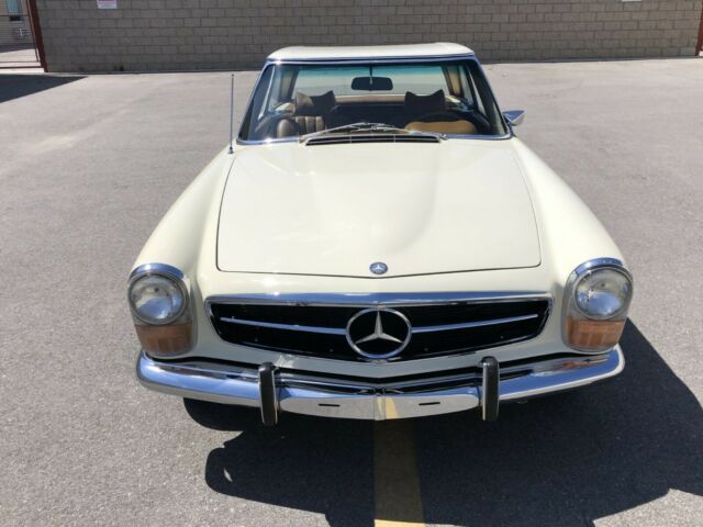 Mercedes-Benz SL-Class 1970 image number 12