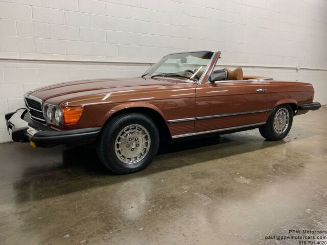 Mercedes-Benz SL-Class 1979 image number 1