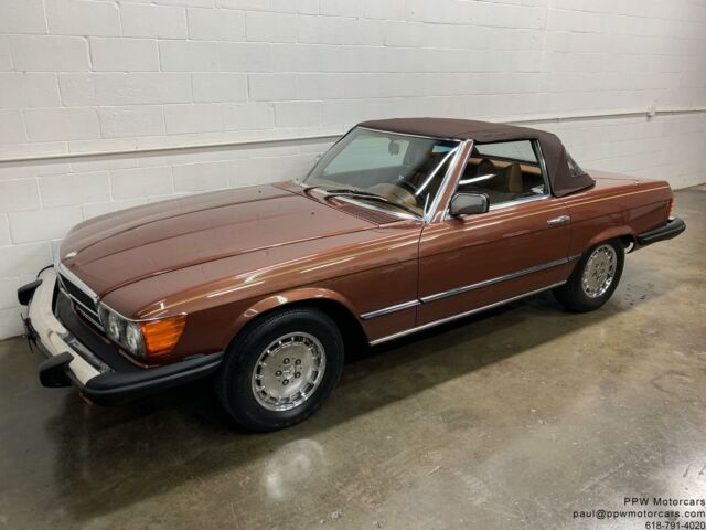 Mercedes-Benz SL-Class 1979 image number 22
