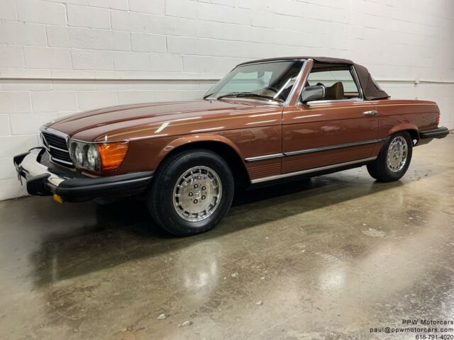 Mercedes-Benz SL-Class 1979 image number 7