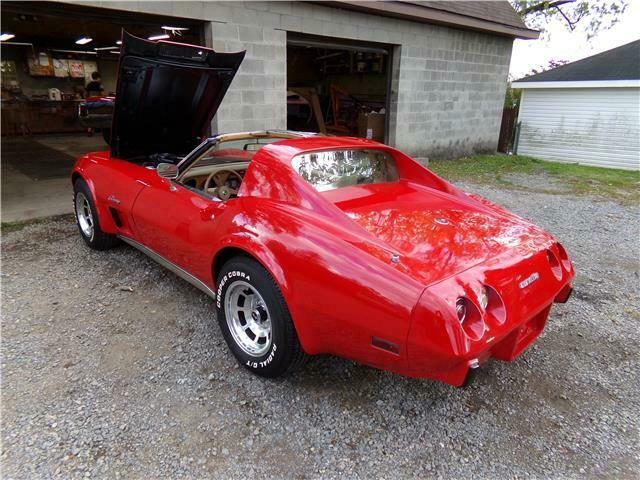 Chevrolet Corvette 1976 image number 14