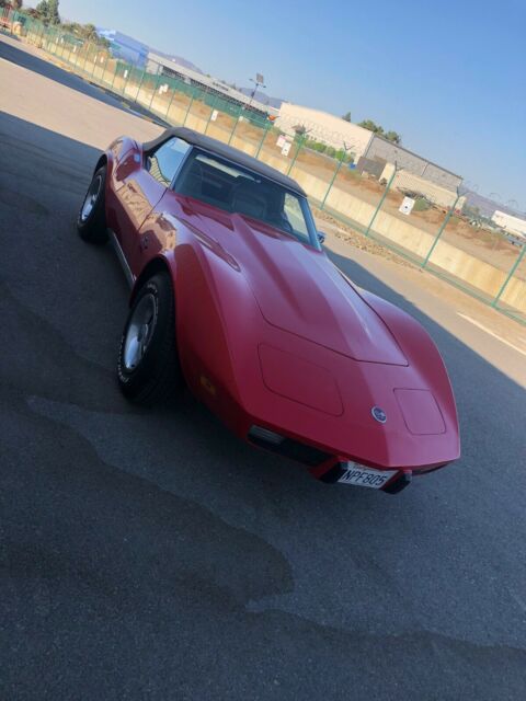 Chevrolet Corvette 1975 image number 1