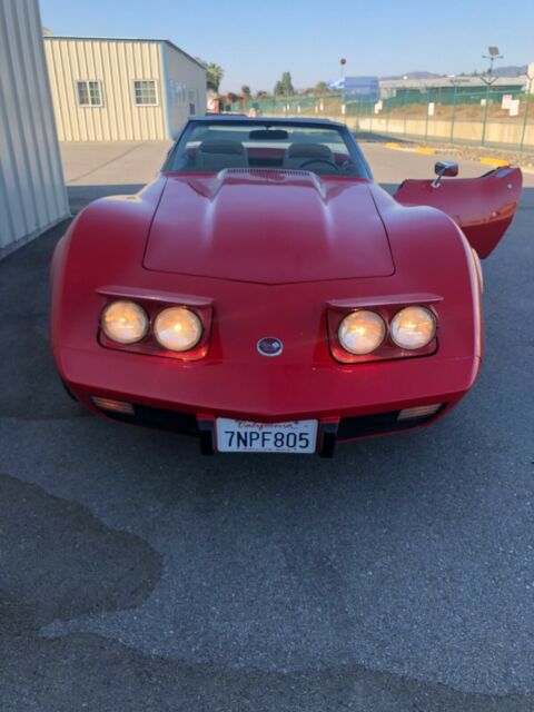 Chevrolet Corvette 1975 image number 2