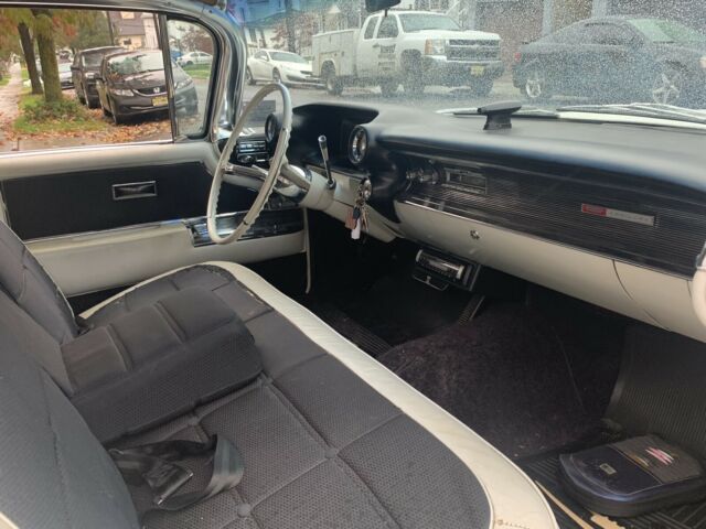 Cadillac Fleetwood 1960 image number 12