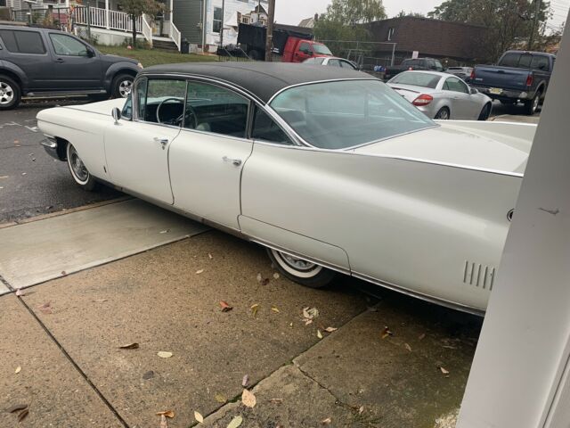 Cadillac Fleetwood 1960 image number 4