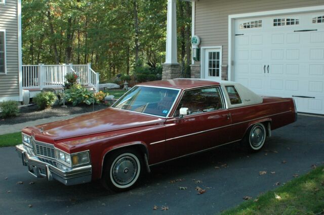 Cadillac DeVille 1977 image number 2