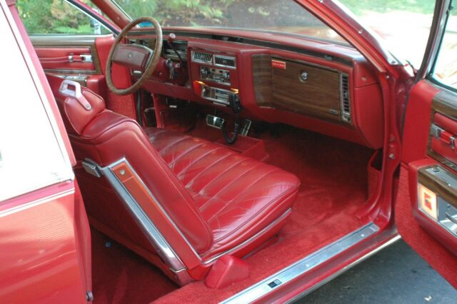 Cadillac DeVille 1977 image number 41