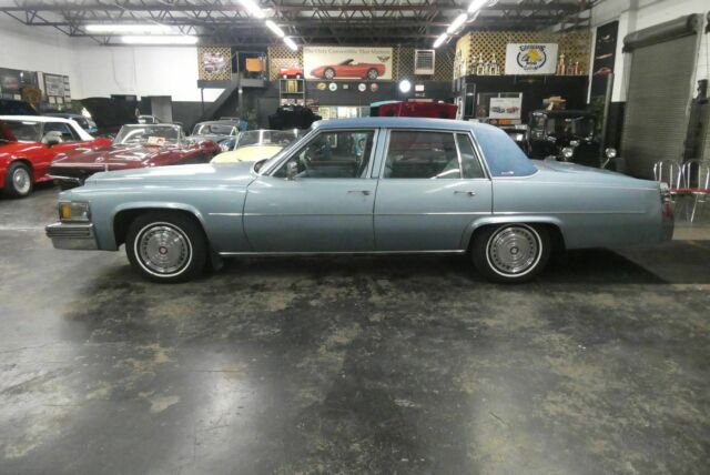 Cadillac DeVille 1978 image number 1