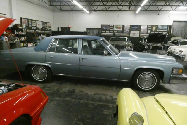 Cadillac DeVille 1978 image number 18