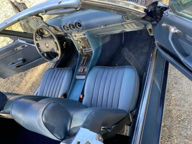 Mercedes-Benz SL-Class 1977 image number 38