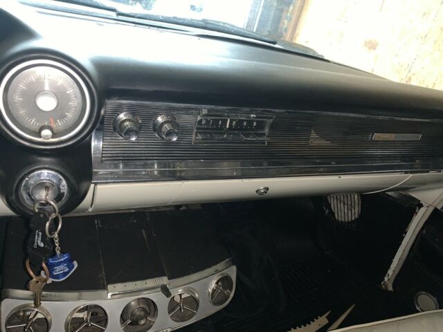 Cadillac DeVille Convertible 1960 image number 12