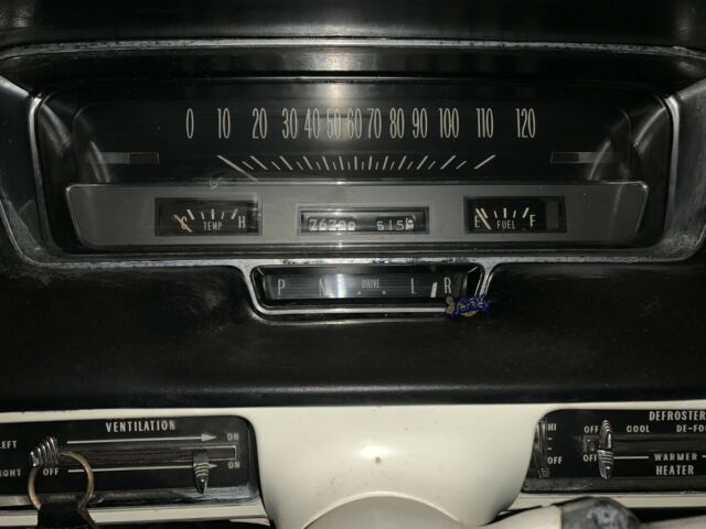 Cadillac DeVille Convertible 1960 image number 23