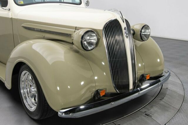 Plymouth Custom 1937 image number 37