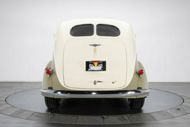 Plymouth Custom 1937 image number 45