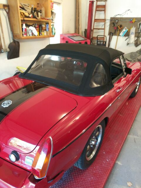MG MGB 1979 image number 20