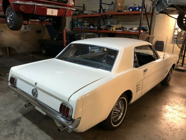Ford Mustang 1966 image number 32
