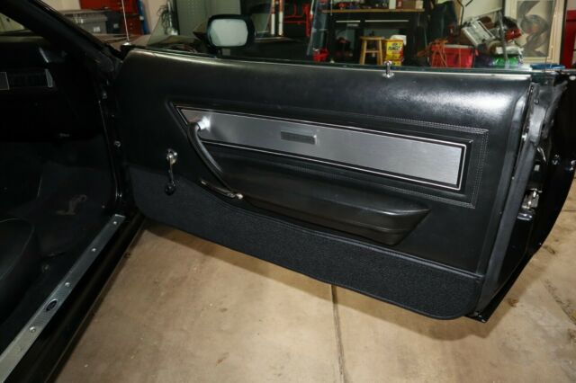Ford Mustang 1977 image number 31