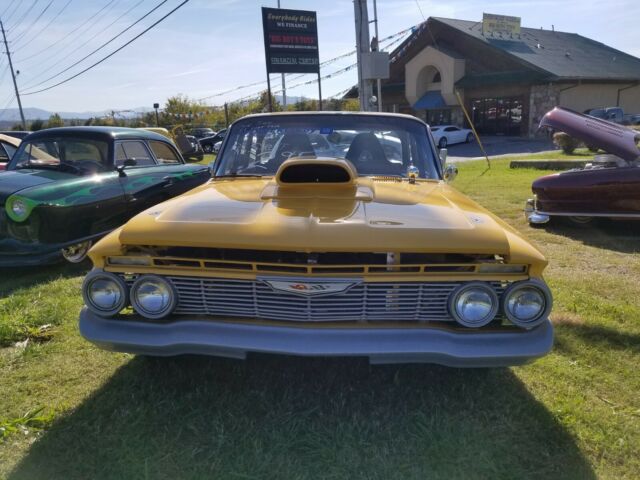 Chevrolet Biscayne 1961 image number 2