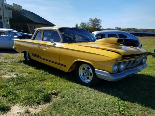 Chevrolet Biscayne 1961 image number 3
