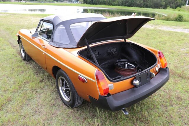 MG MGB 1979 image number 15