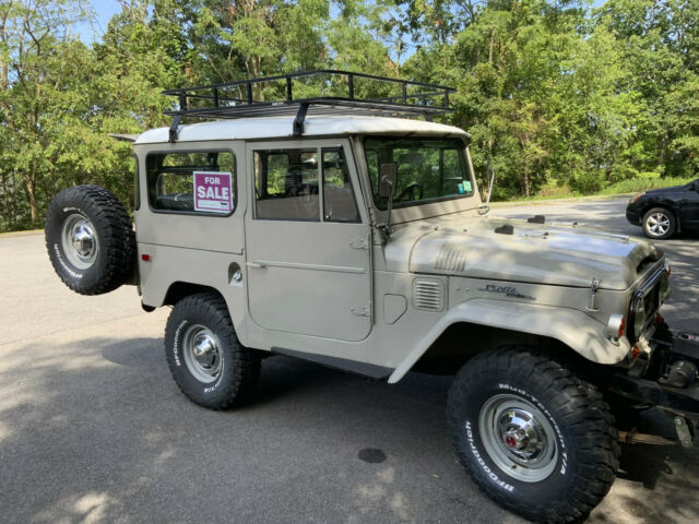 Toyota Land Cruiser 1969 image number 2