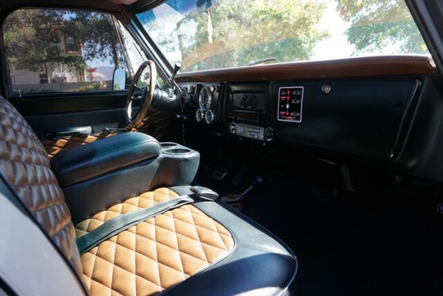 Chevrolet C-10 1967 image number 12