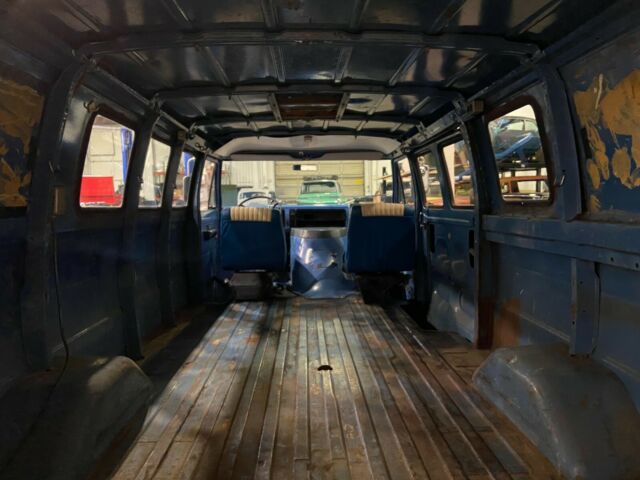 Ford E-Series Van 1974 image number 19