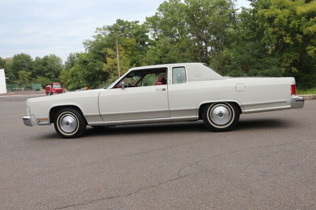 Lincoln Continental 1979 image number 12
