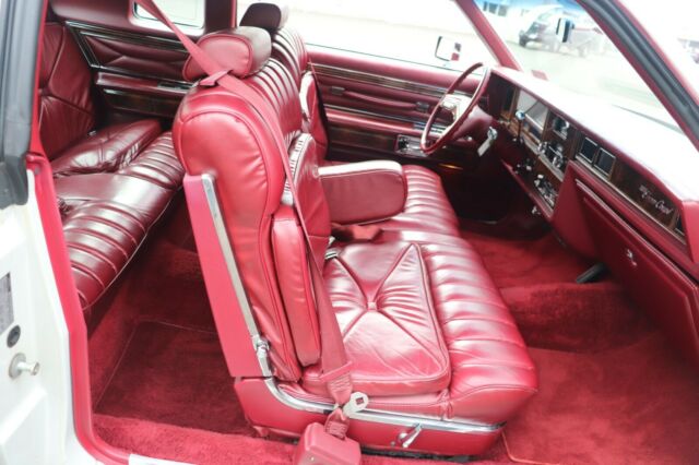 Lincoln Continental 1979 image number 36