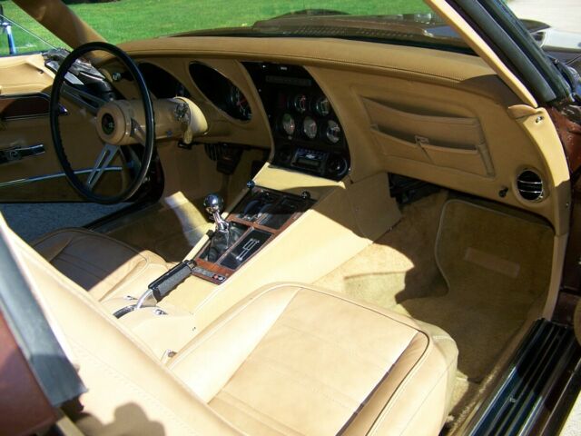 Chevrolet Corvette 1974 image number 8