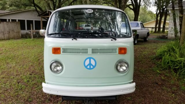 Volkswagen Bus/Vanagon 1974 image number 6