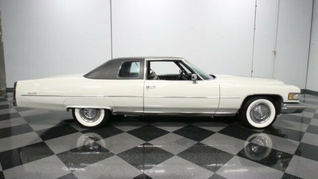 Cadillac DeVille 1975 image number 15