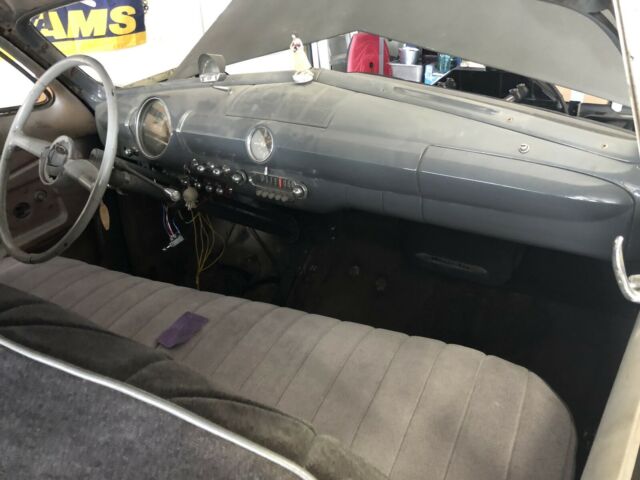 Ford Custom 1949 image number 33