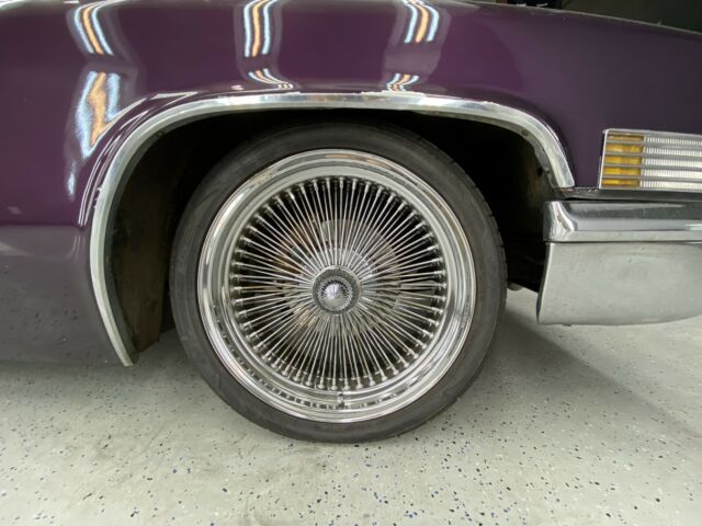 Cadillac DeVille Convertible 1970 image number 12