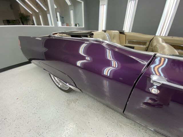 Cadillac DeVille Convertible 1970 image number 29