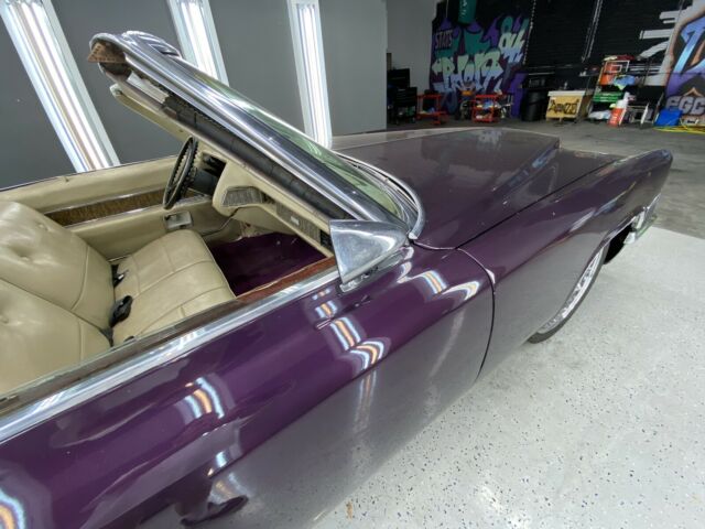 Cadillac DeVille Convertible 1970 image number 35
