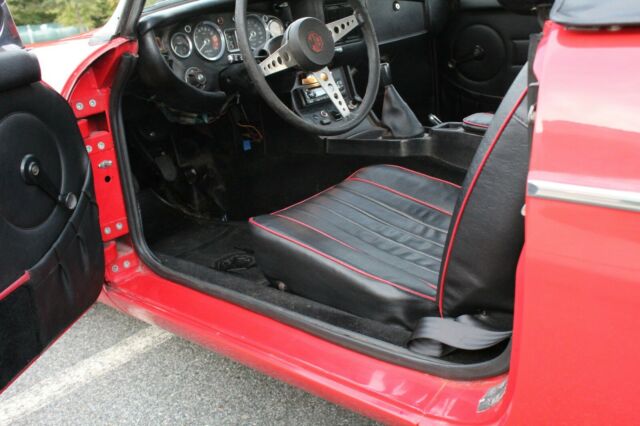 MG MGB 1974 image number 17