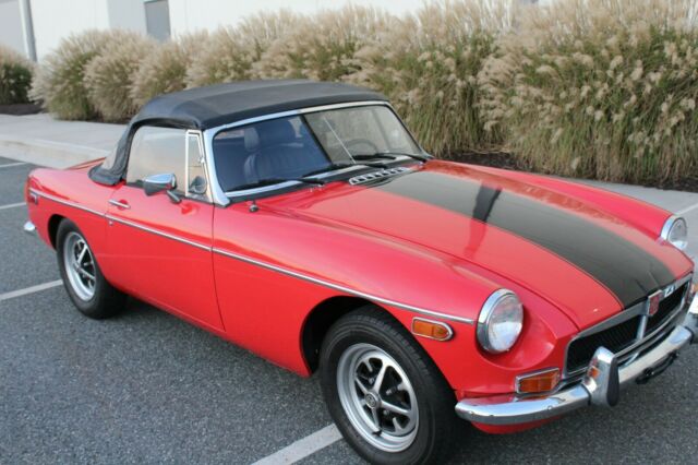 MG MGB 1974 image number 19