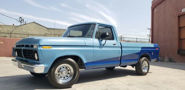 Ford F-100 1974 image number 2