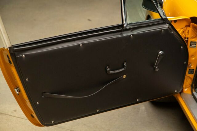 Porsche 911 1973 image number 8