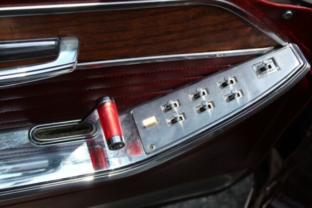 Chrysler Imperial 1966 image number 42