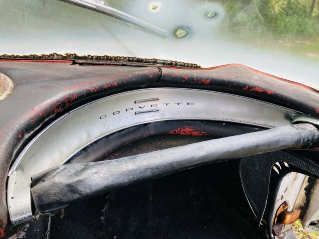 Chevrolet Corvette 1960 image number 31