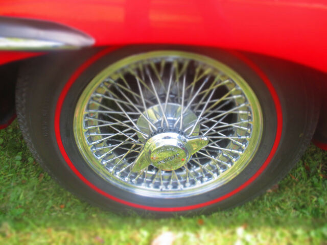 Jaguar E-Type 1969 image number 34