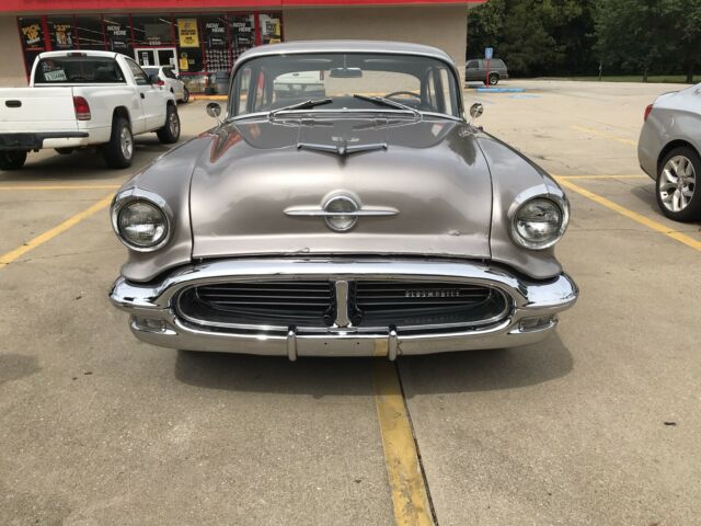 Oldsmobile 88 1956 image number 0
